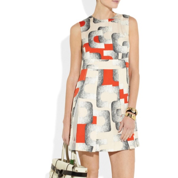 Diane Von Furstenberg Dresses & Skirts - Diane von Furstenberg abstract print silk dress
